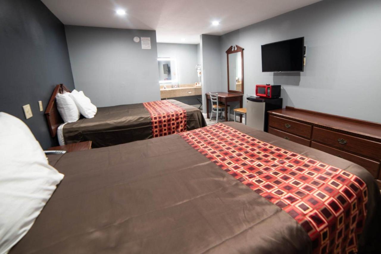 Americas Best Value Inn And Suites Siloam Springs Exterior photo